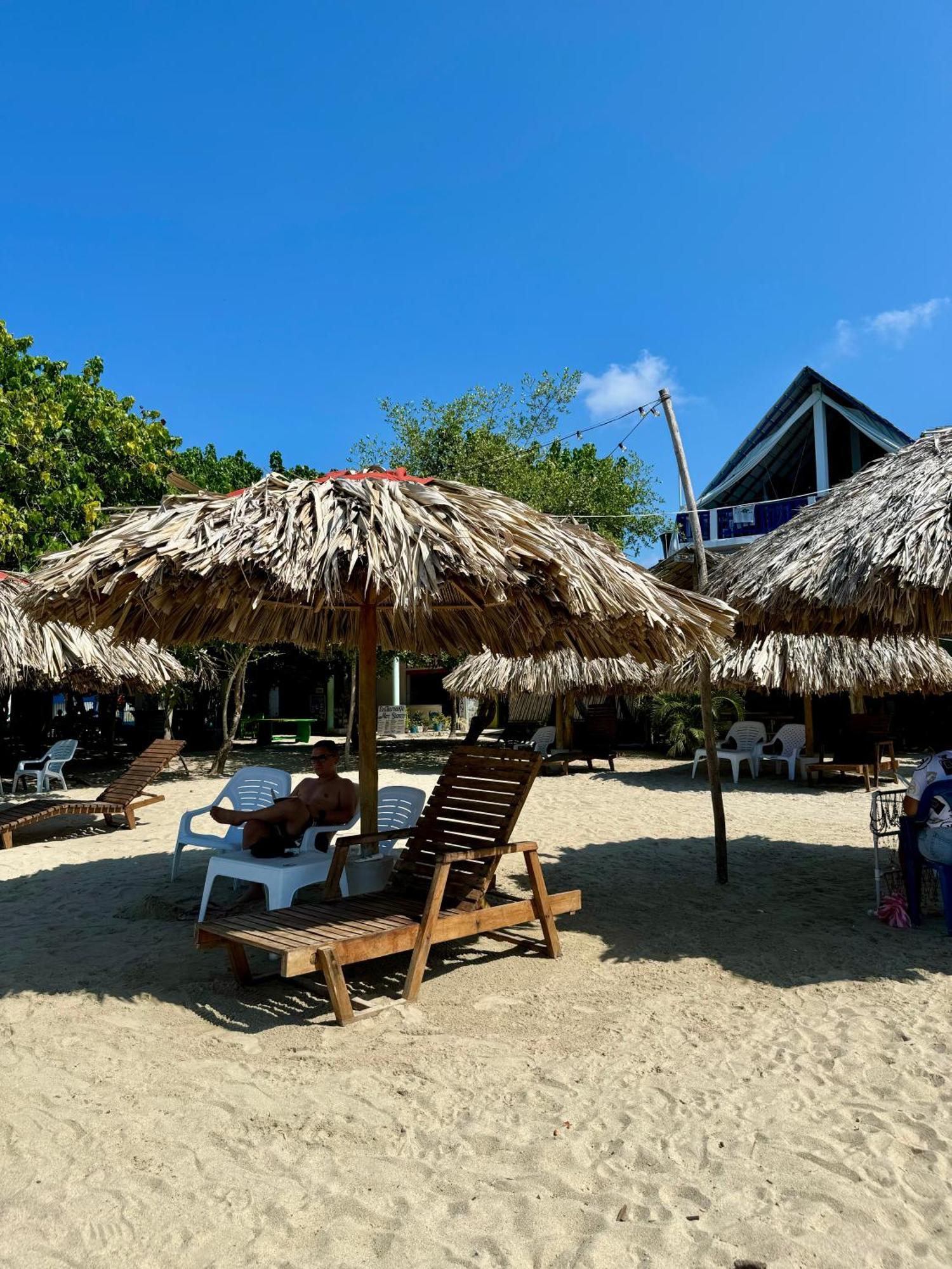 Hostel Beach House Rincon Exterior photo
